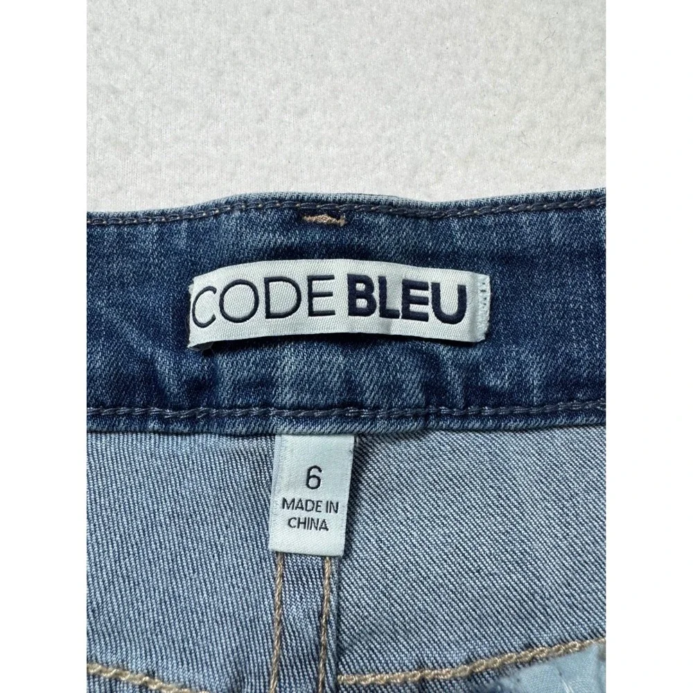 Cottagecore Code Bleu Womens 6 Chelsea Bermuda Shorts Blue Sunflower Embroidered